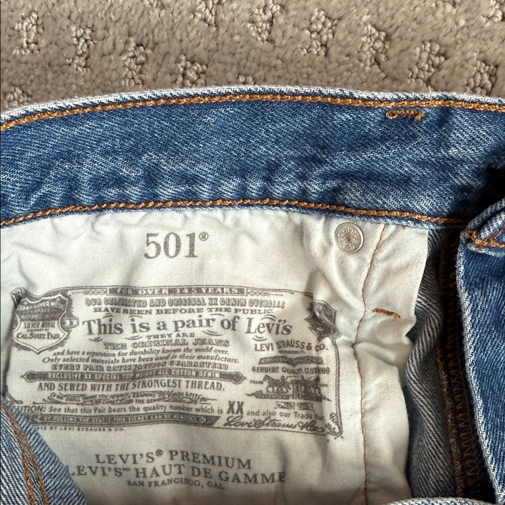 Levi’s 501 Demin Shorts - Picture 4 of 5